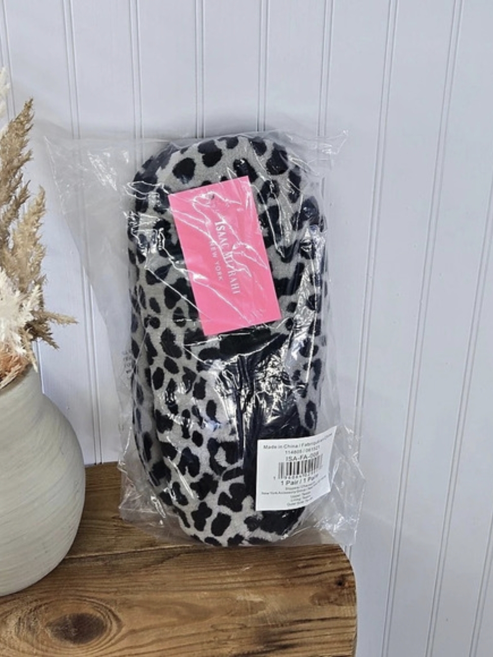 Isaac Mizrahi Leopard Sherpa Lined Slippers Leopard Print Slippers NWT